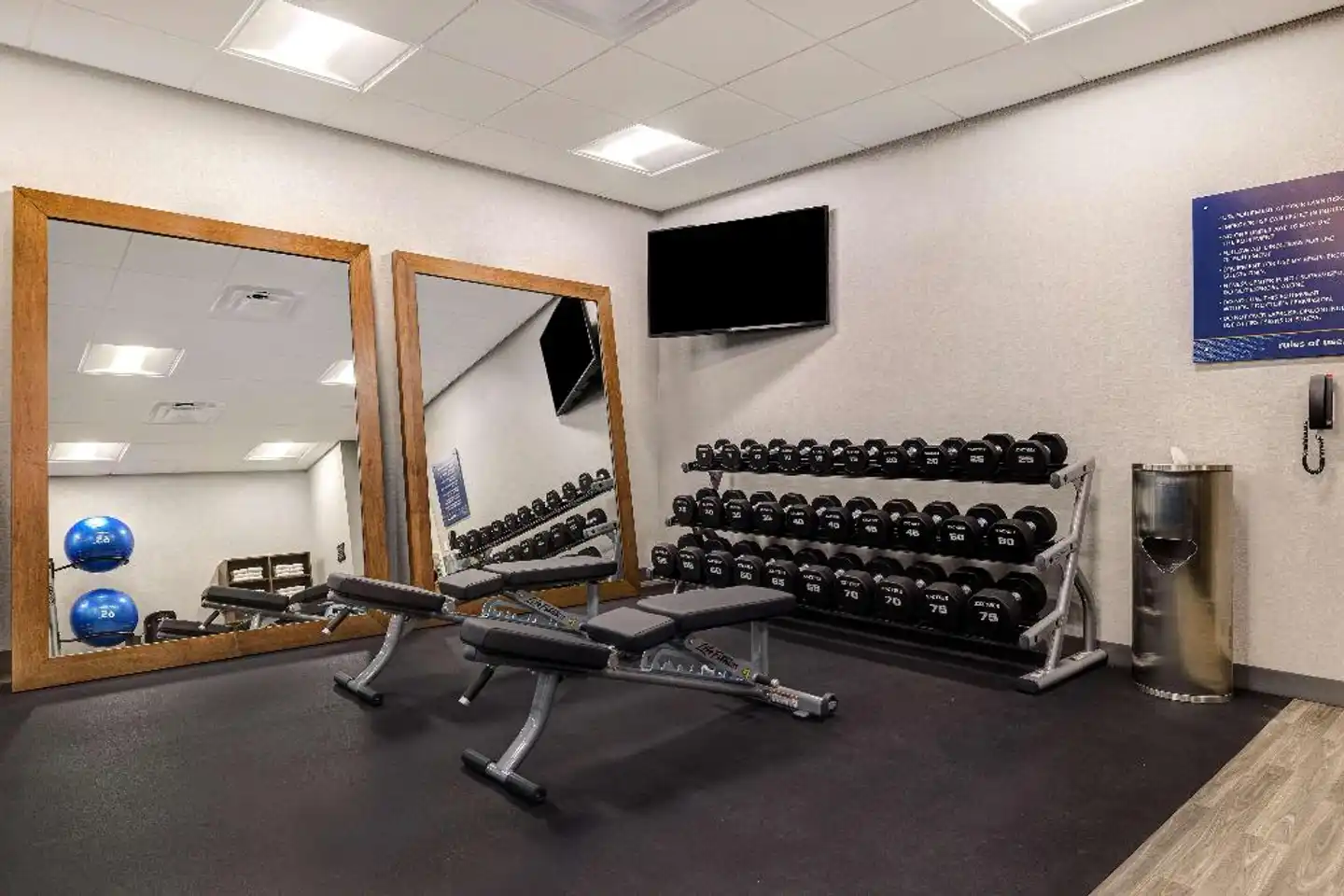Hampton Inn & Suites Marina Sport und Entertainment