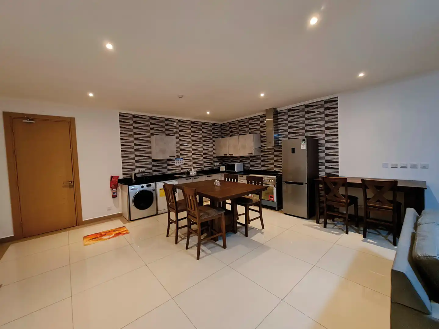 Royale Suites Luxury Apartments Lobby