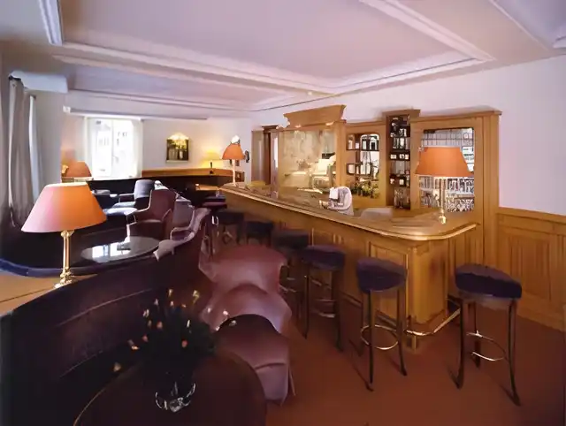 Schweizerhof Bar