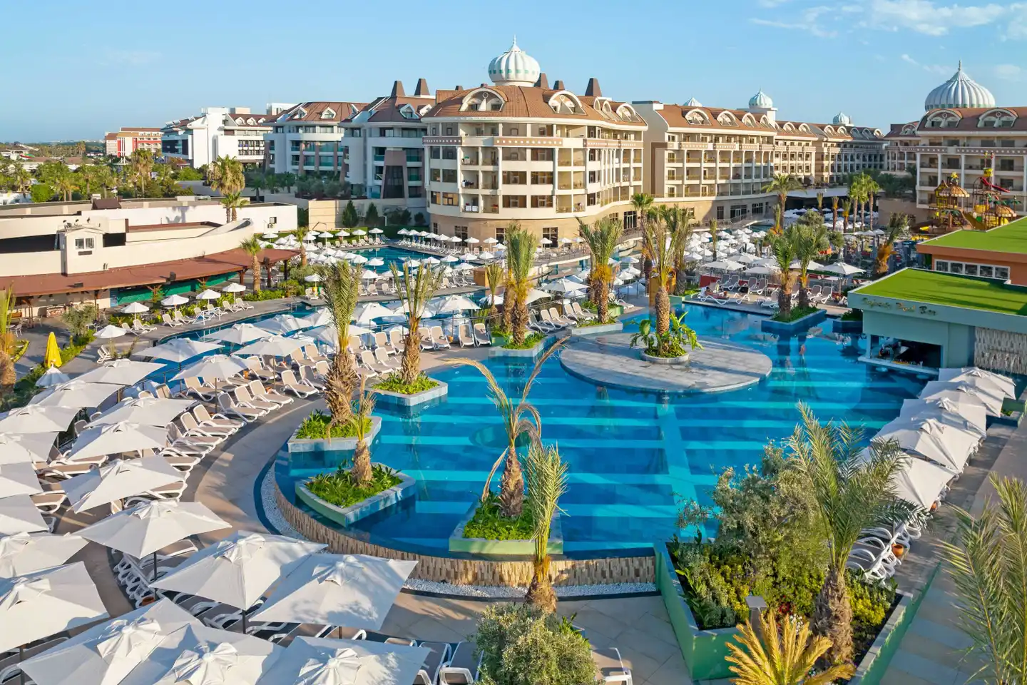 Kirman Belazur Resort & Spa Pool