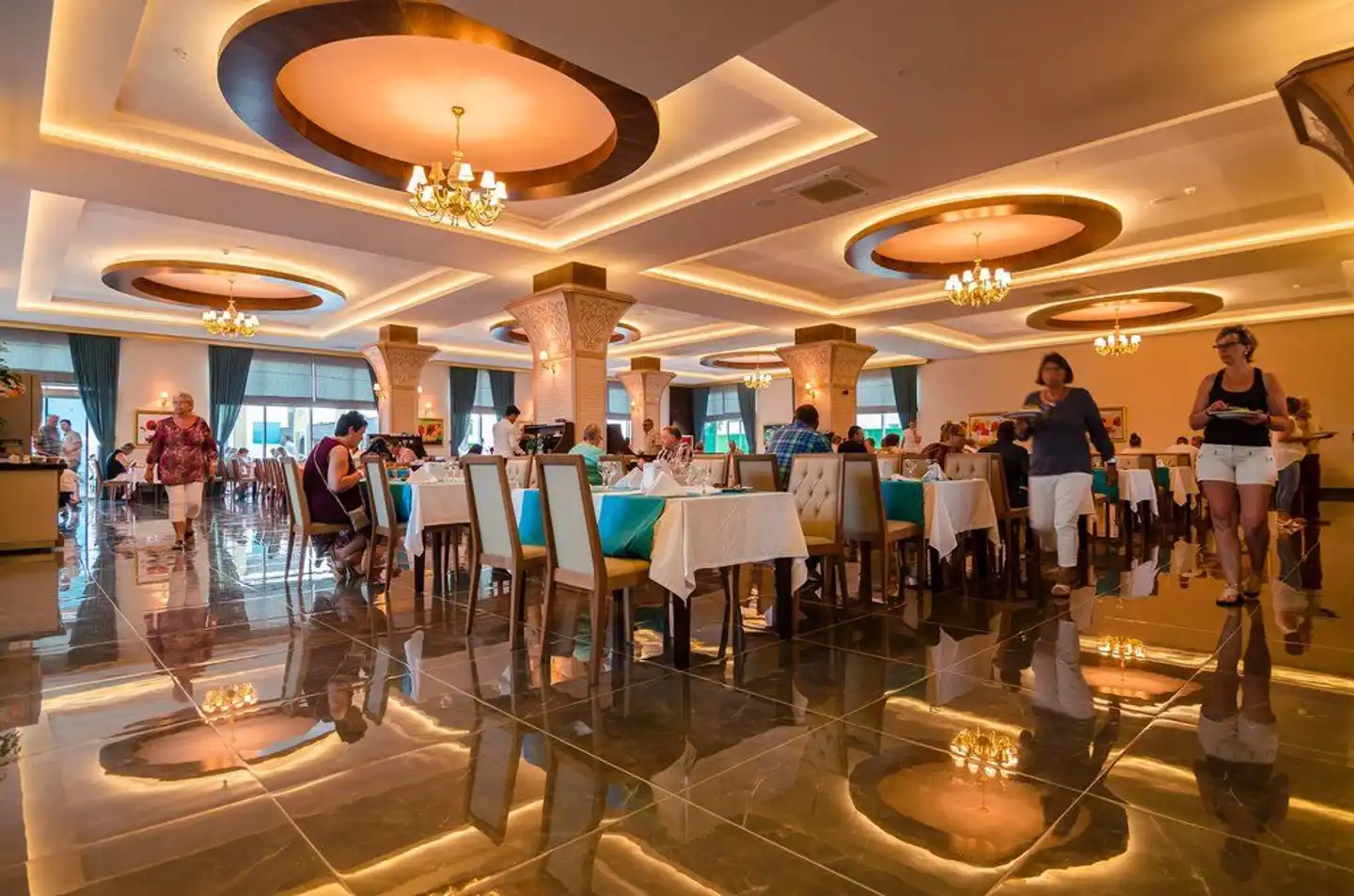 Lumos Deluxe Resort Hotel&Spa Restaurant