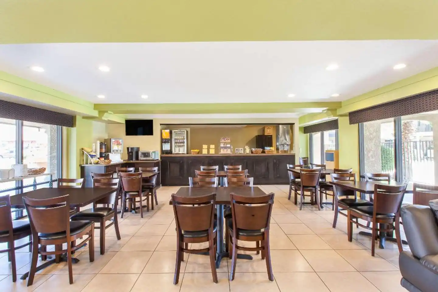 Days Inn by Wyndham San Jose Airport Restaurant