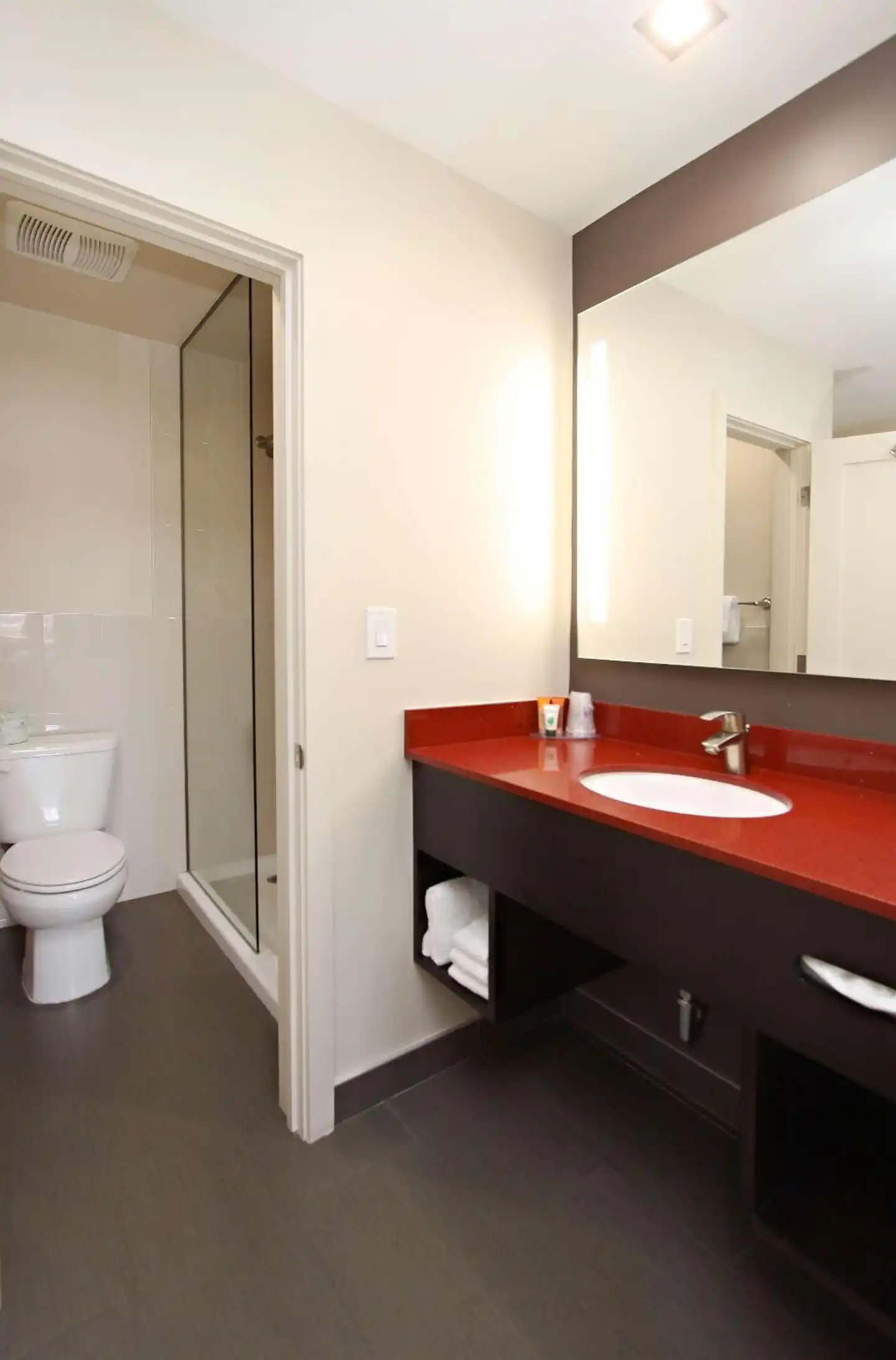 Best Western Plus Dragon Gate Inn Badezimmer