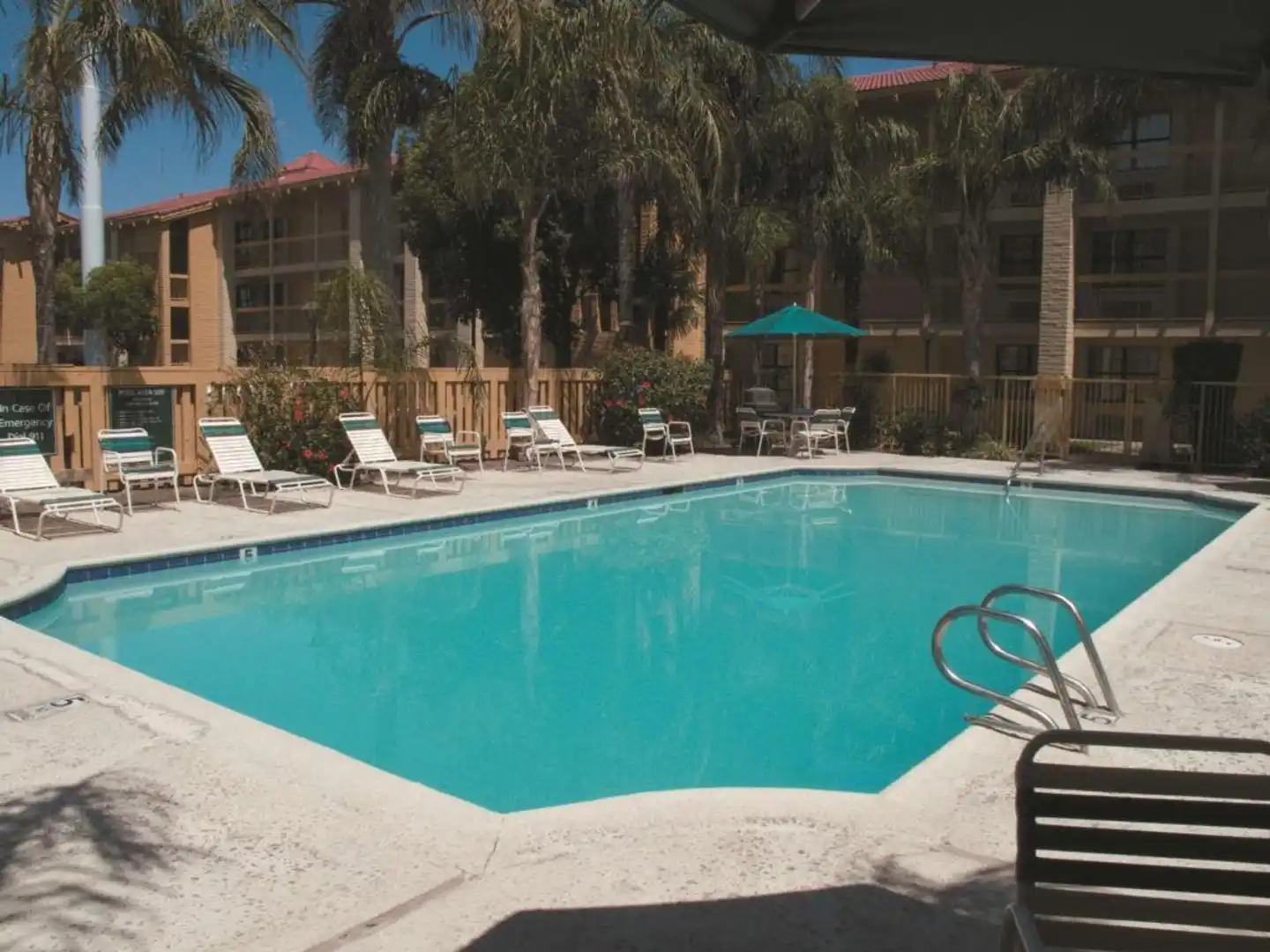La Quinta Inn by Wyndham Bakersfield South Pool