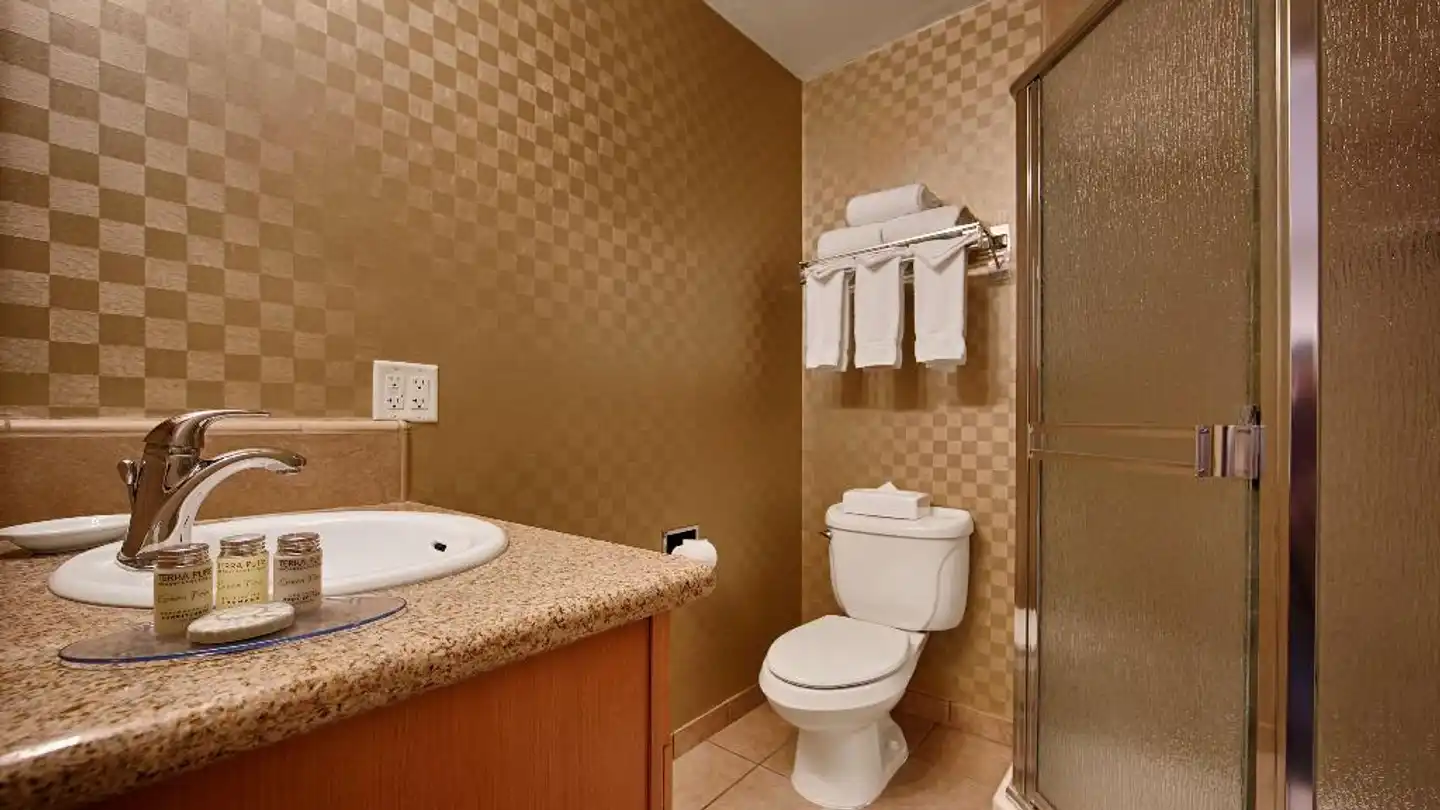 Best Western De Anza Inn Badezimmer