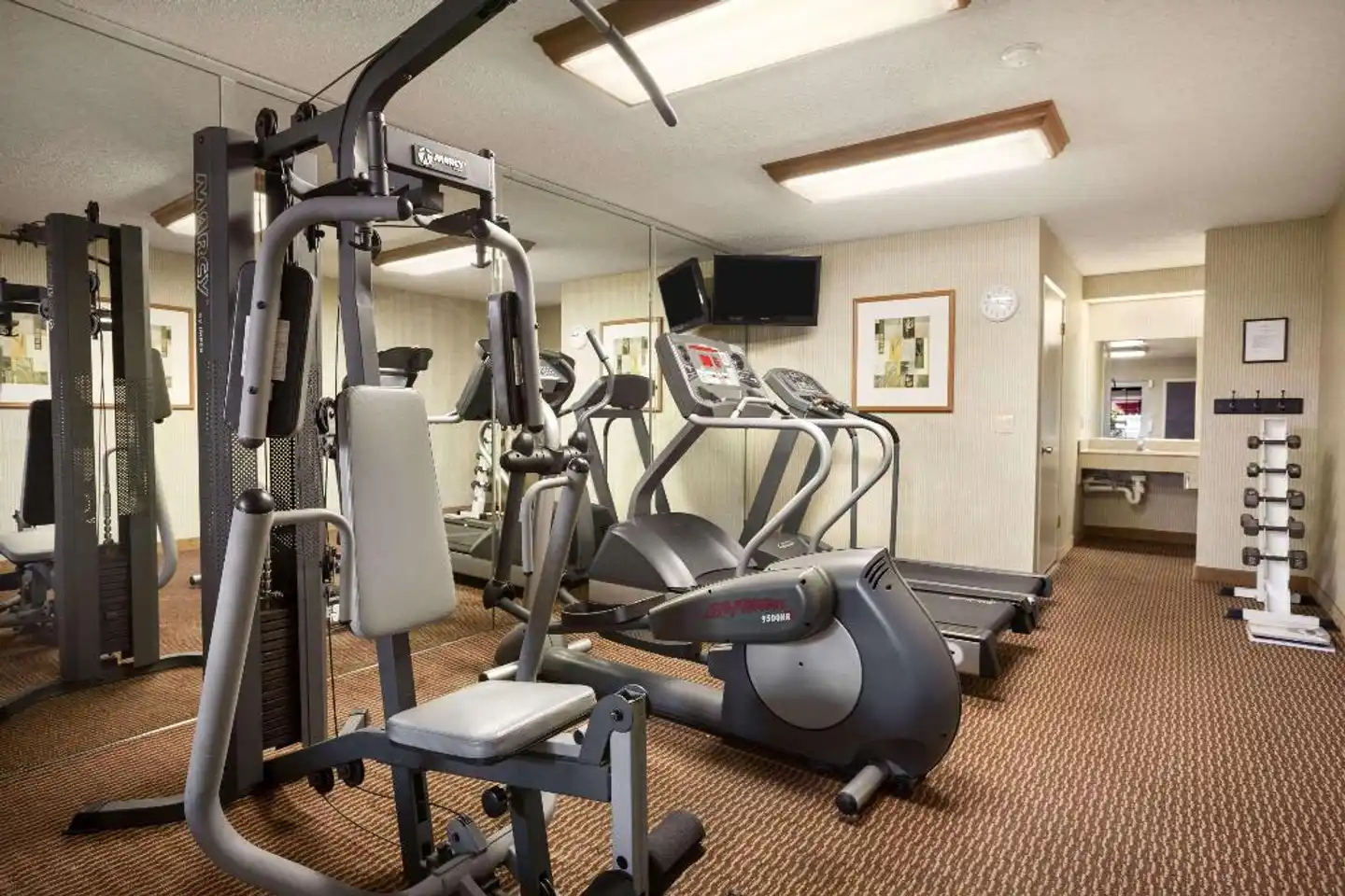 Ramada by Wyndham Costa Mesa/Newport Beach Sport und Entertainment