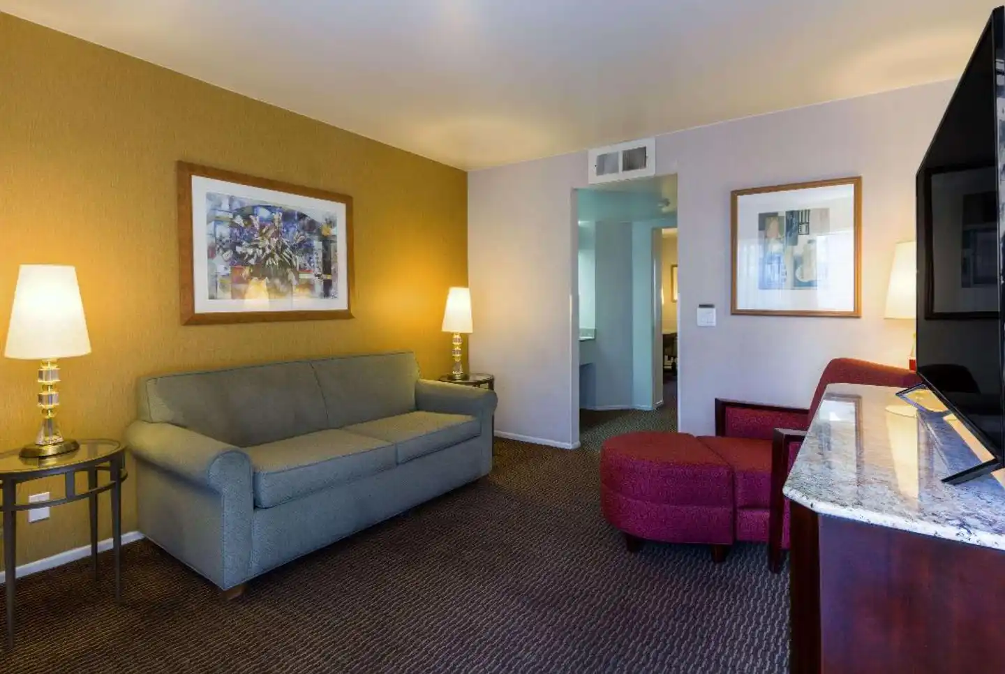 Ramada by Wyndham Costa Mesa/Newport Beach Lobby