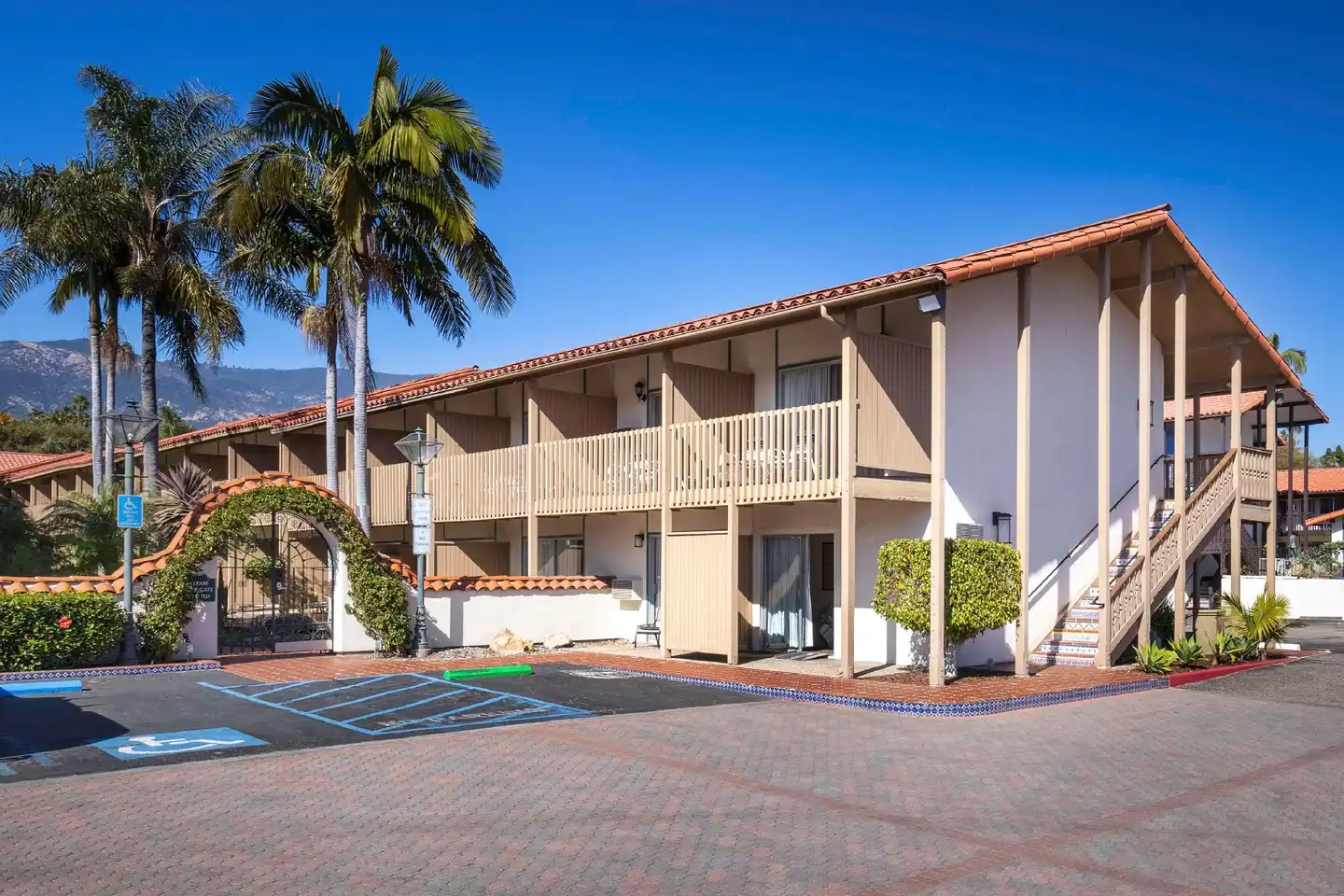 Best Western Plus Pepper Tree Inn Aussenansicht