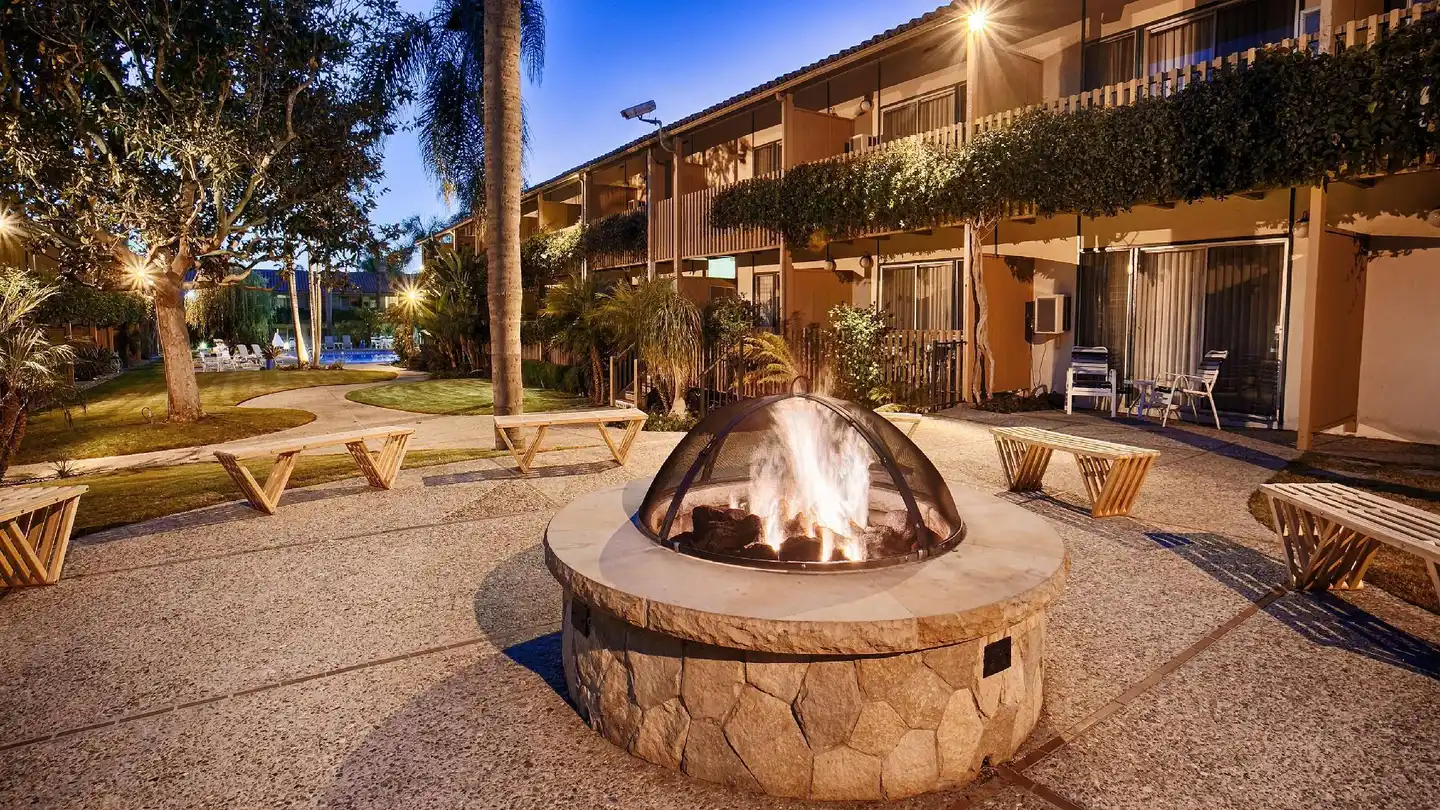 Best Western Plus Pepper Tree Inn Terrasse