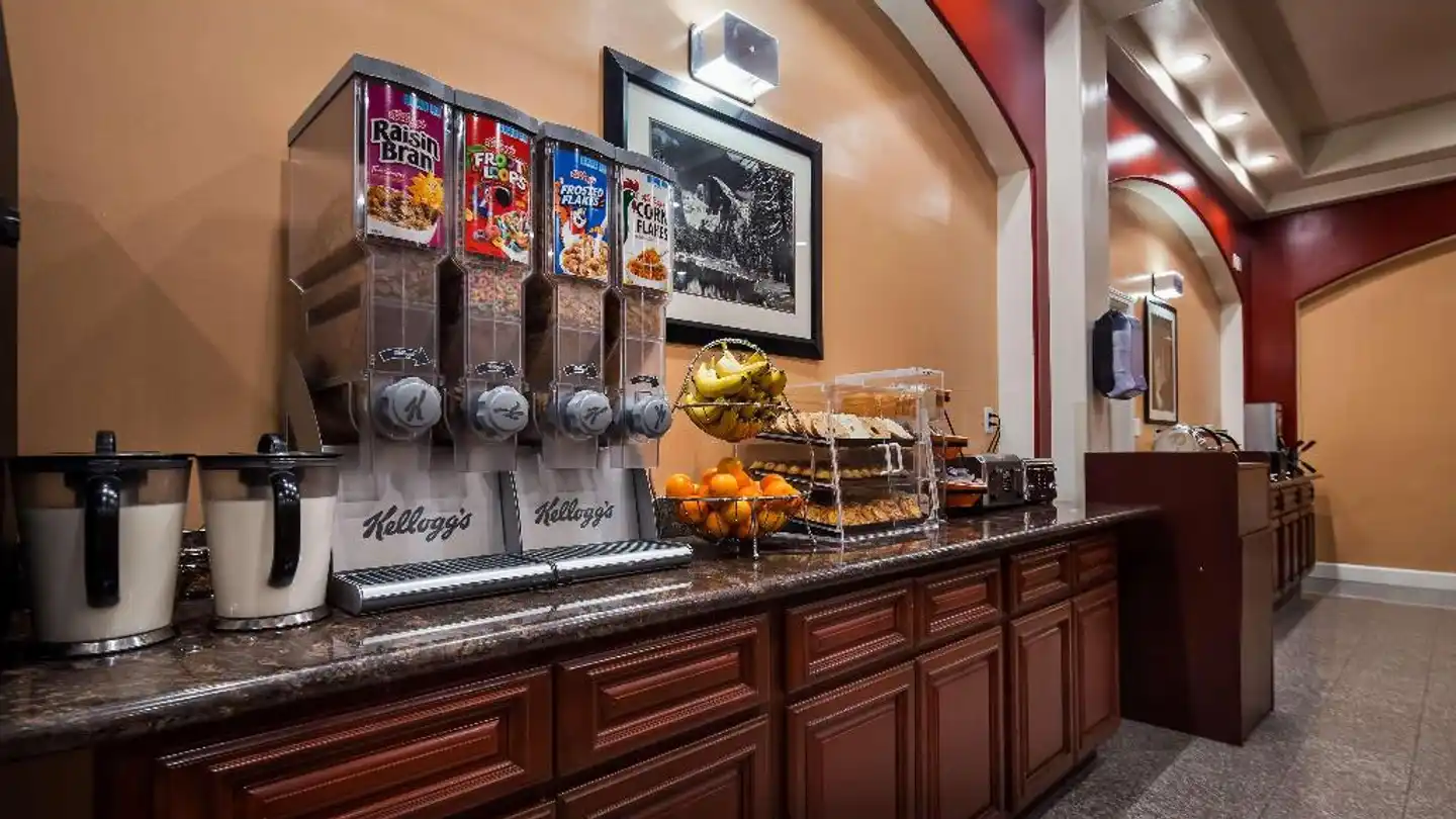 Best Western Plus Yosemite Way Station Restaurant