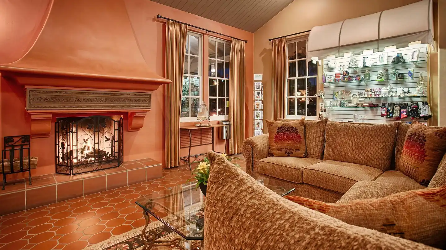 Best Western Plus Pepper Tree Inn Lobby