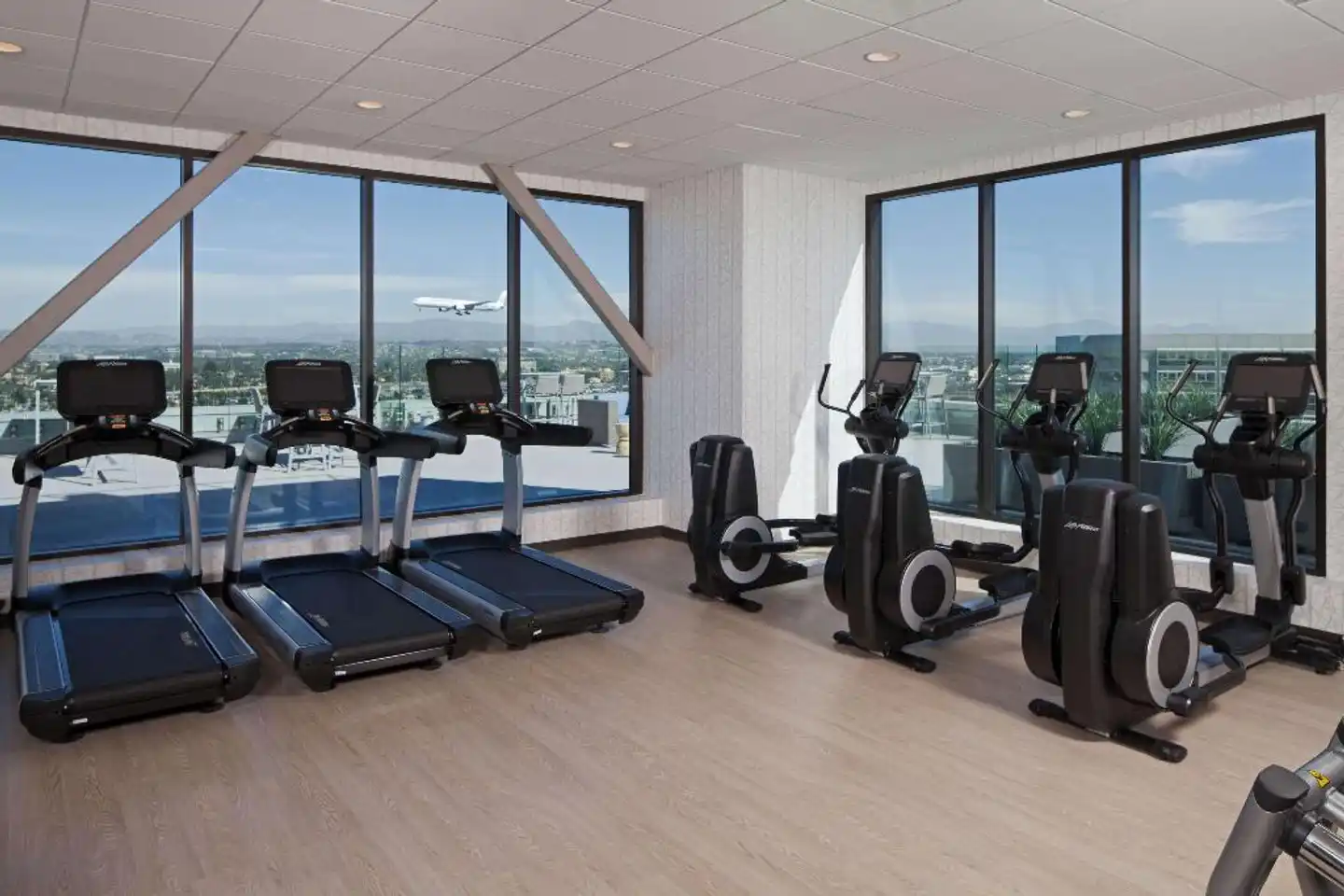 H Hotel Los Angeles, Curio Collection by Hilton Sport und Entertainment