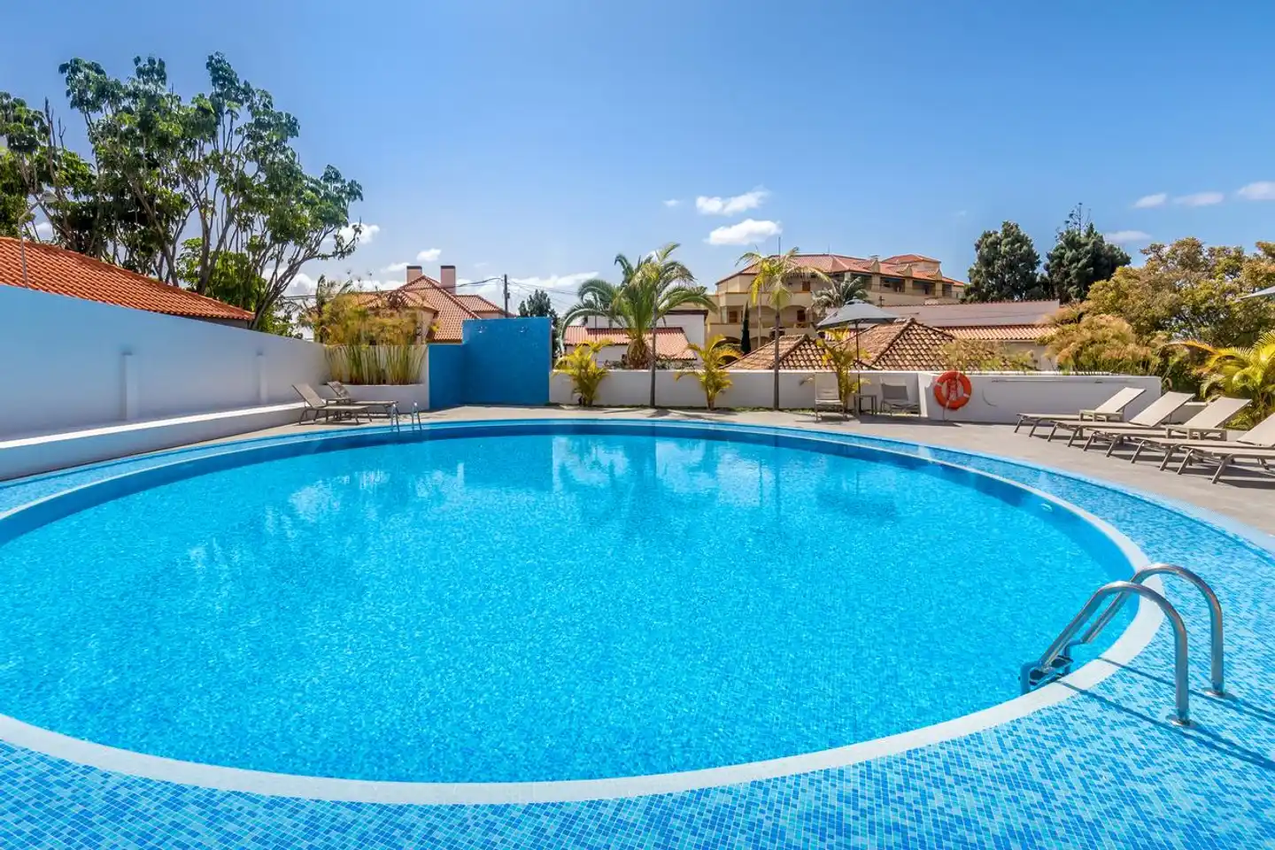 Allegro Madeira Pool