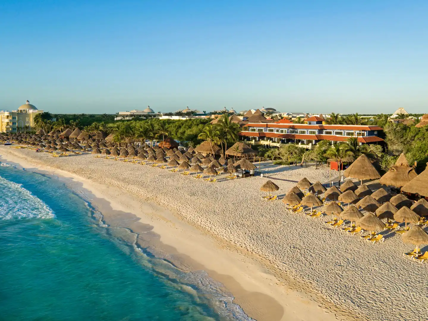 Iberostar Waves Paraiso Beach Strand