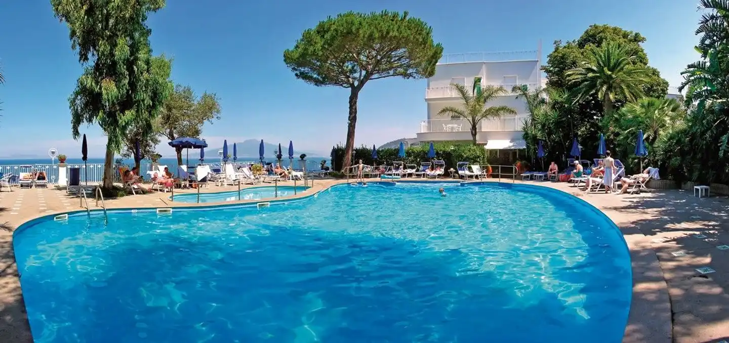 Garden Riviera Pool