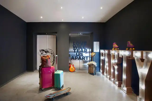 Moxy Manchester City Bar