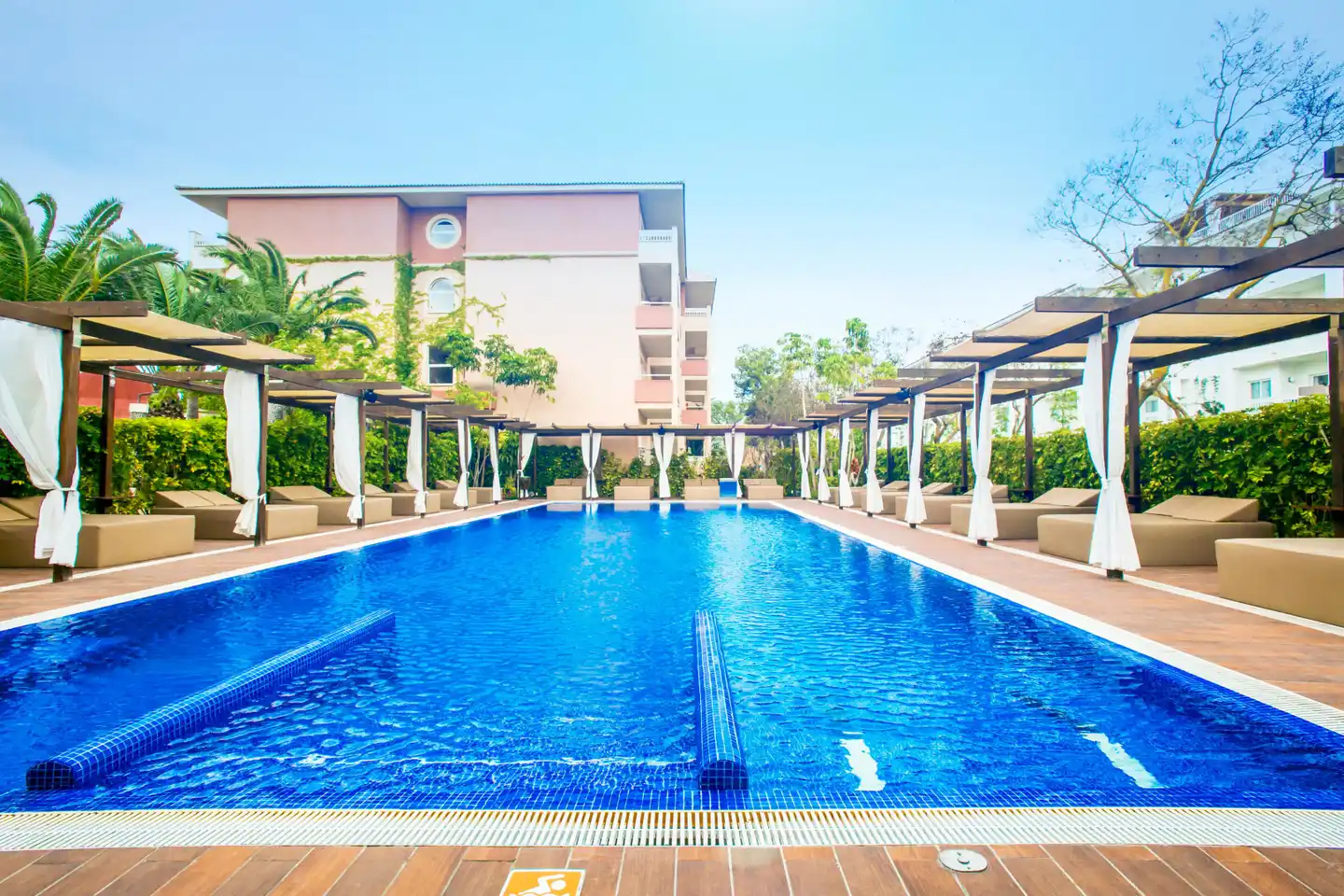 VIVA Blue & Spa Pool