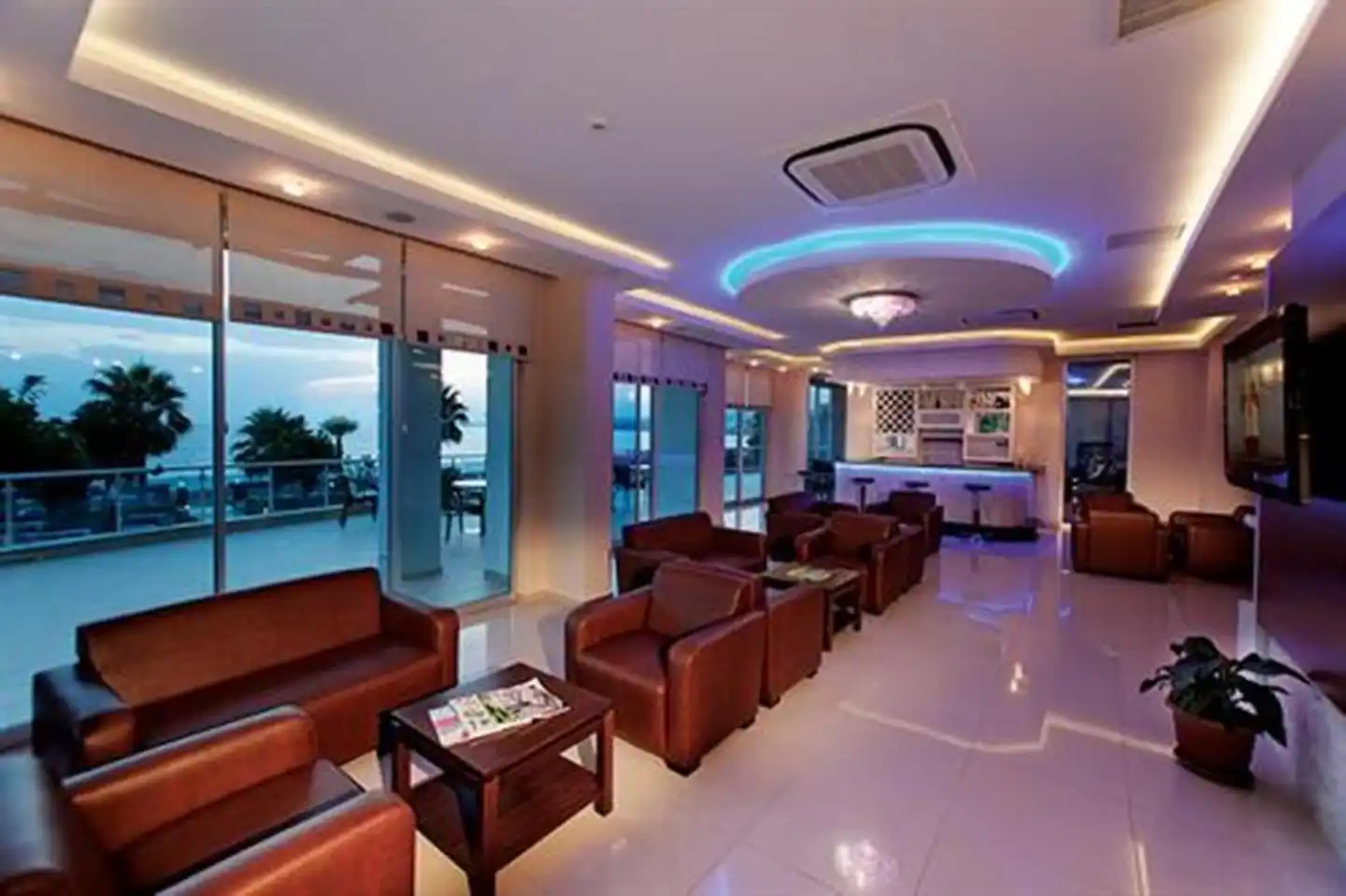 Venessa Beach Hotel Lobby