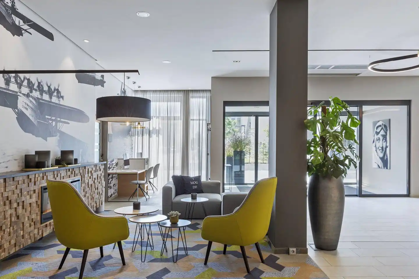 Courtyard by Marriott Oberpfaffenhofen Munich South Lobby