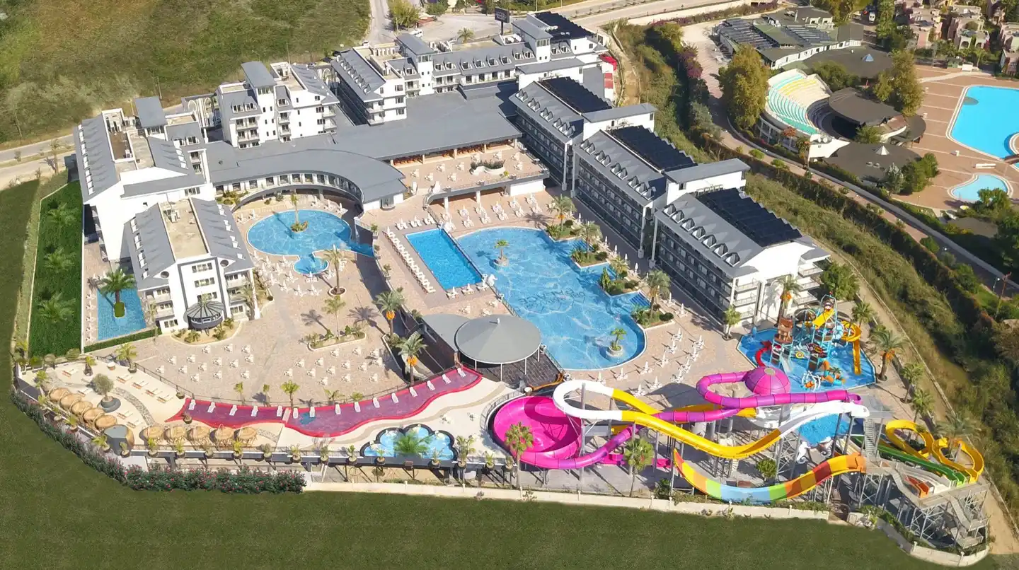 Dream World Palace Pool