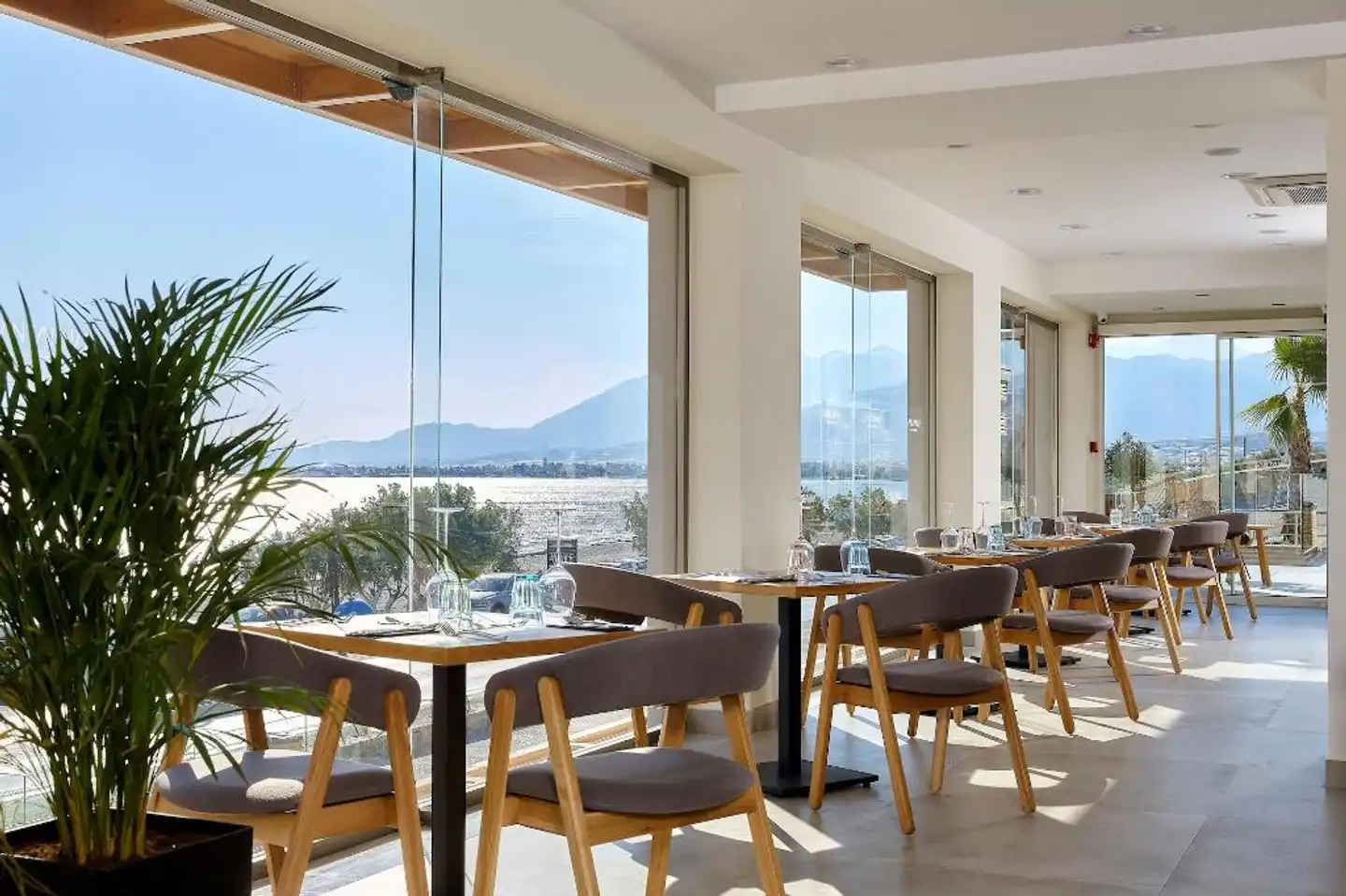 Enorme Santanna Beach Restaurant