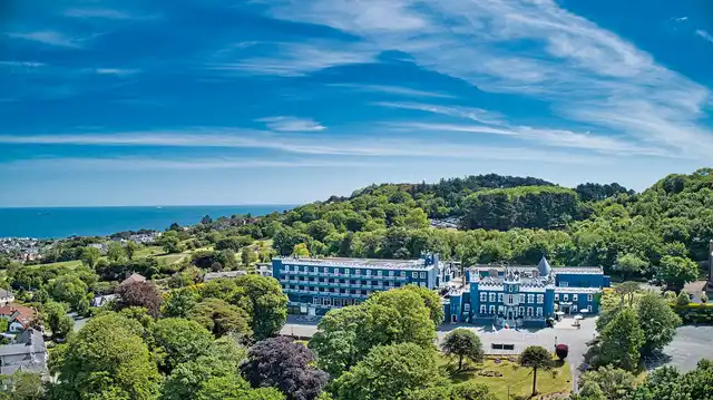 Fitzpatrick Castle Hotel Aussenansicht