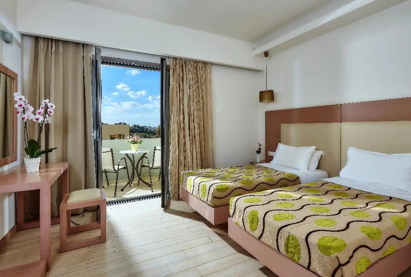 Panormo Beach Hotel Wohnbeispiel