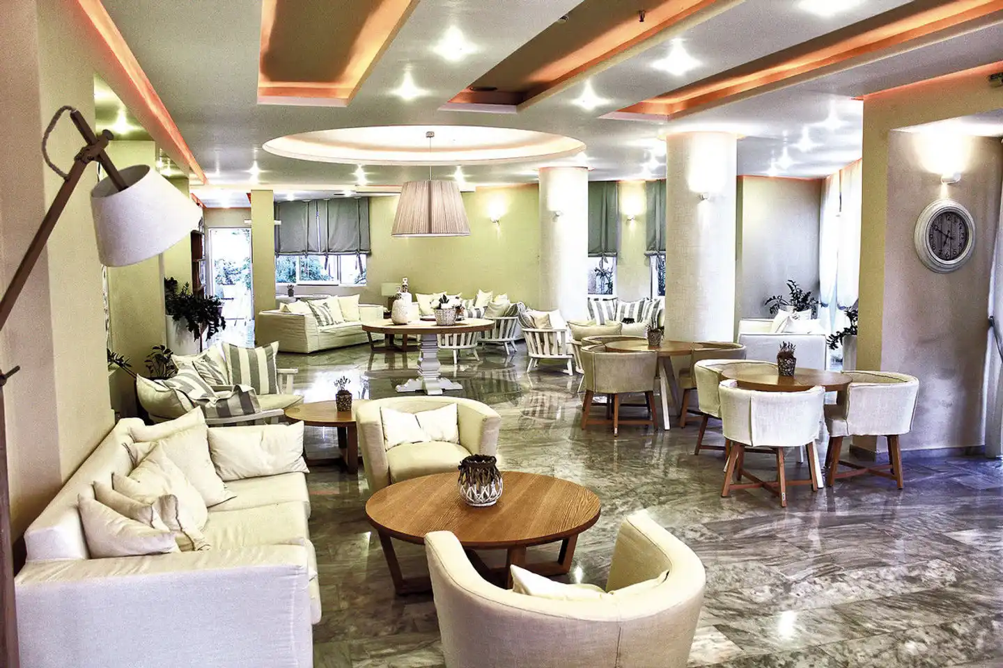 Nefeli Bar