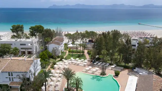 Iberostar Waves Ciudad Blanca Pool