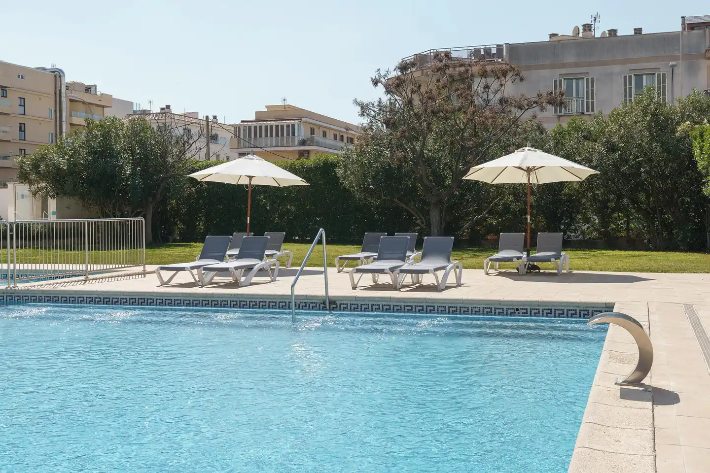 Alua Leo Pool