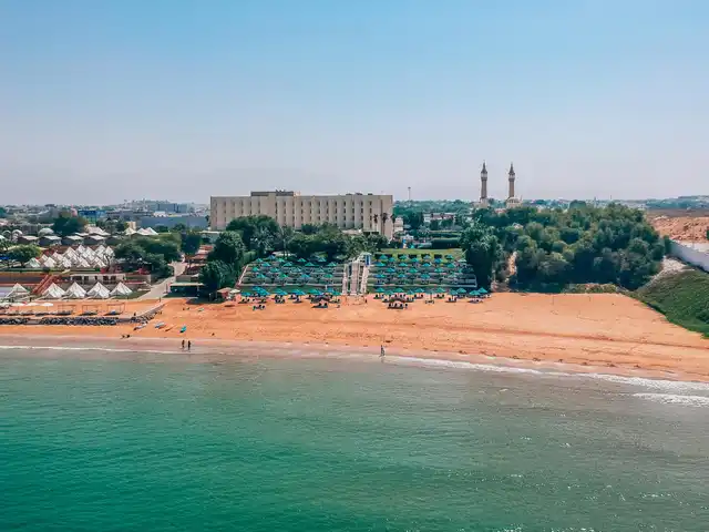BM Beach Hotel Strand
