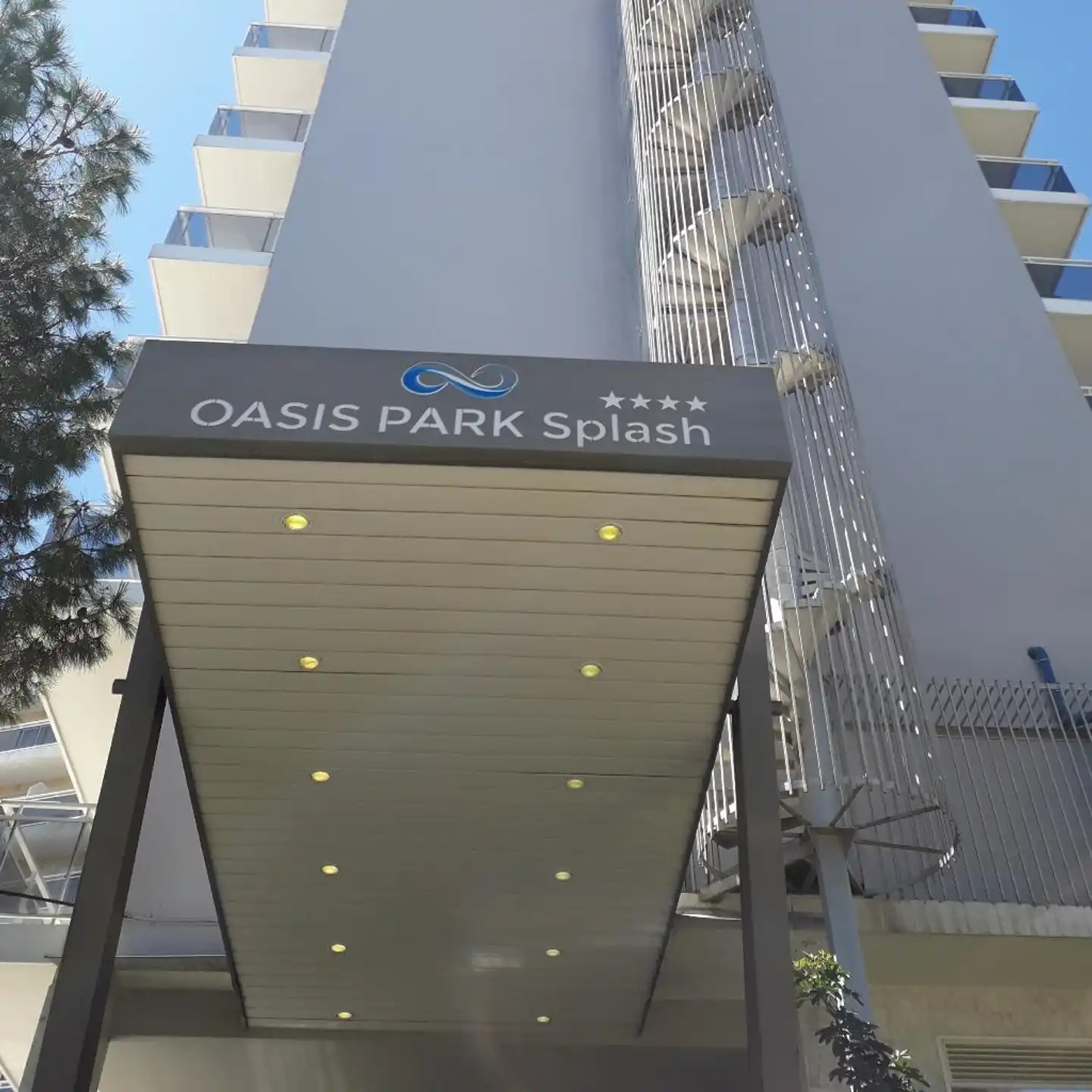 Hotel Oasis Park Splash Aussenansicht