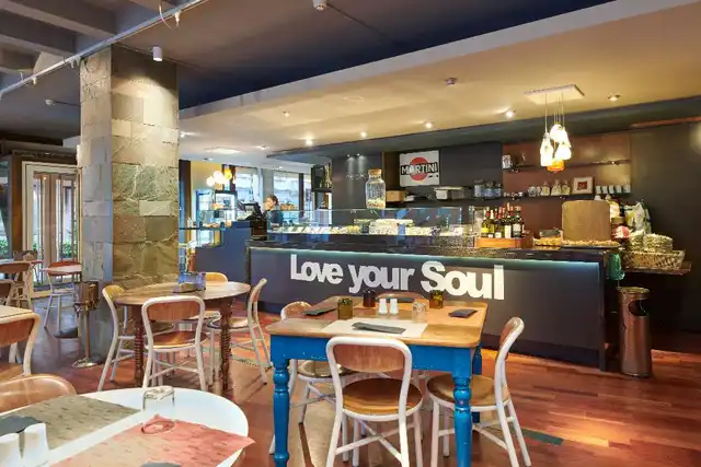 Plaza Bar