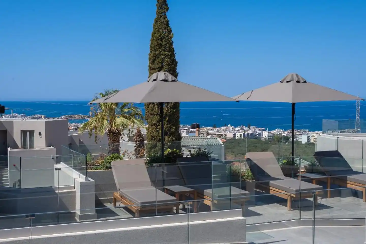 Galaxy Suites Boutique Resort Terrasse