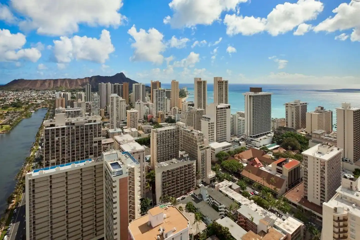 Aqua Skyline at Island Colony Terrasse