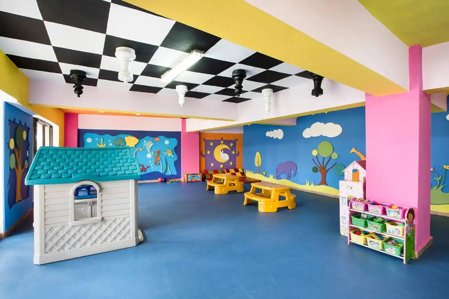 Occidental Caribe Sport und Entertainment