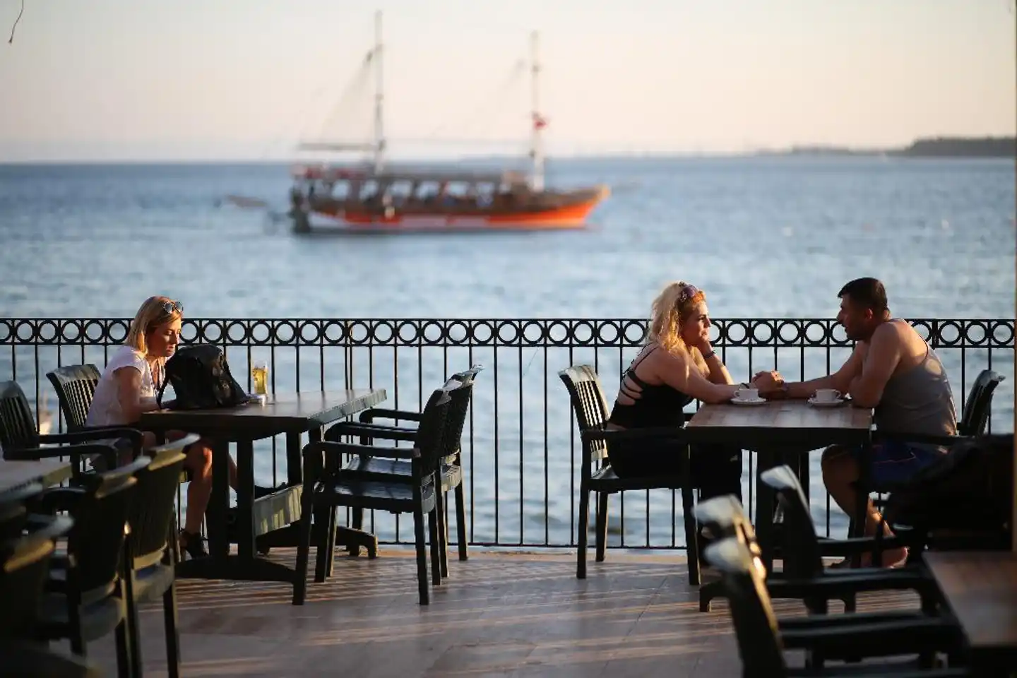 Tuntas Beach Hotel Terrasse