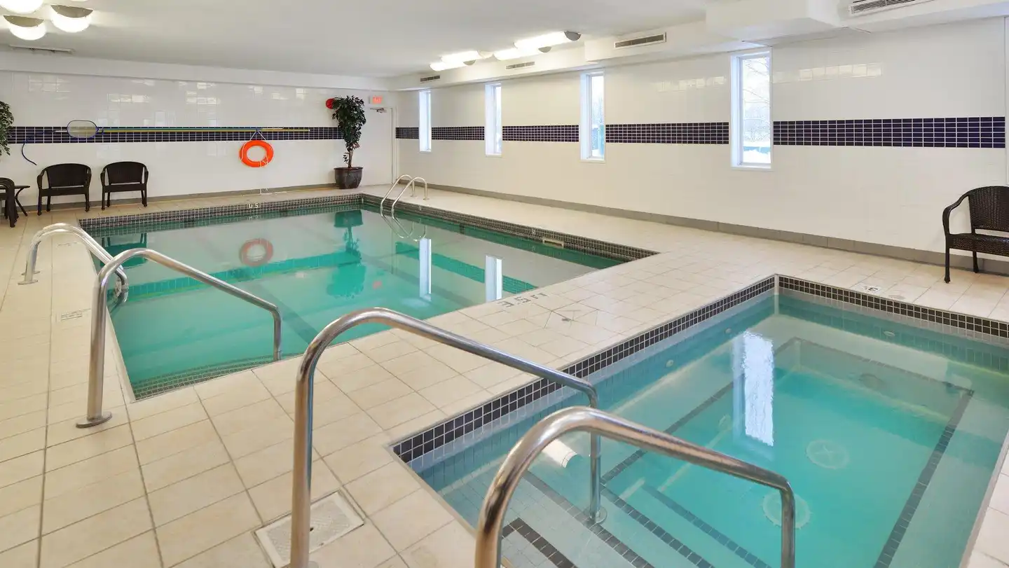 Prestige Inn Golden Hallenbad