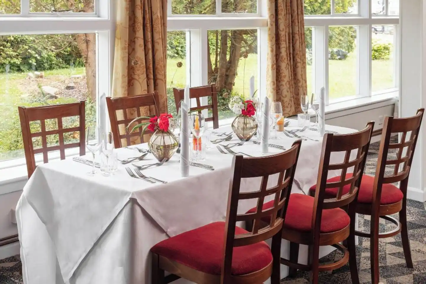 Caledonian Hotel Restaurant