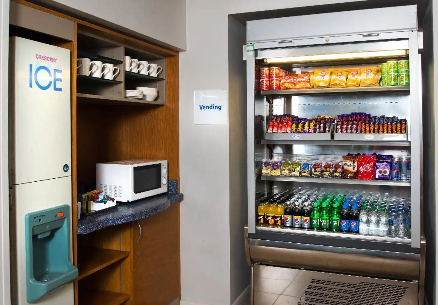Holiday Inn Express London Chingford-Nth Circular Bar