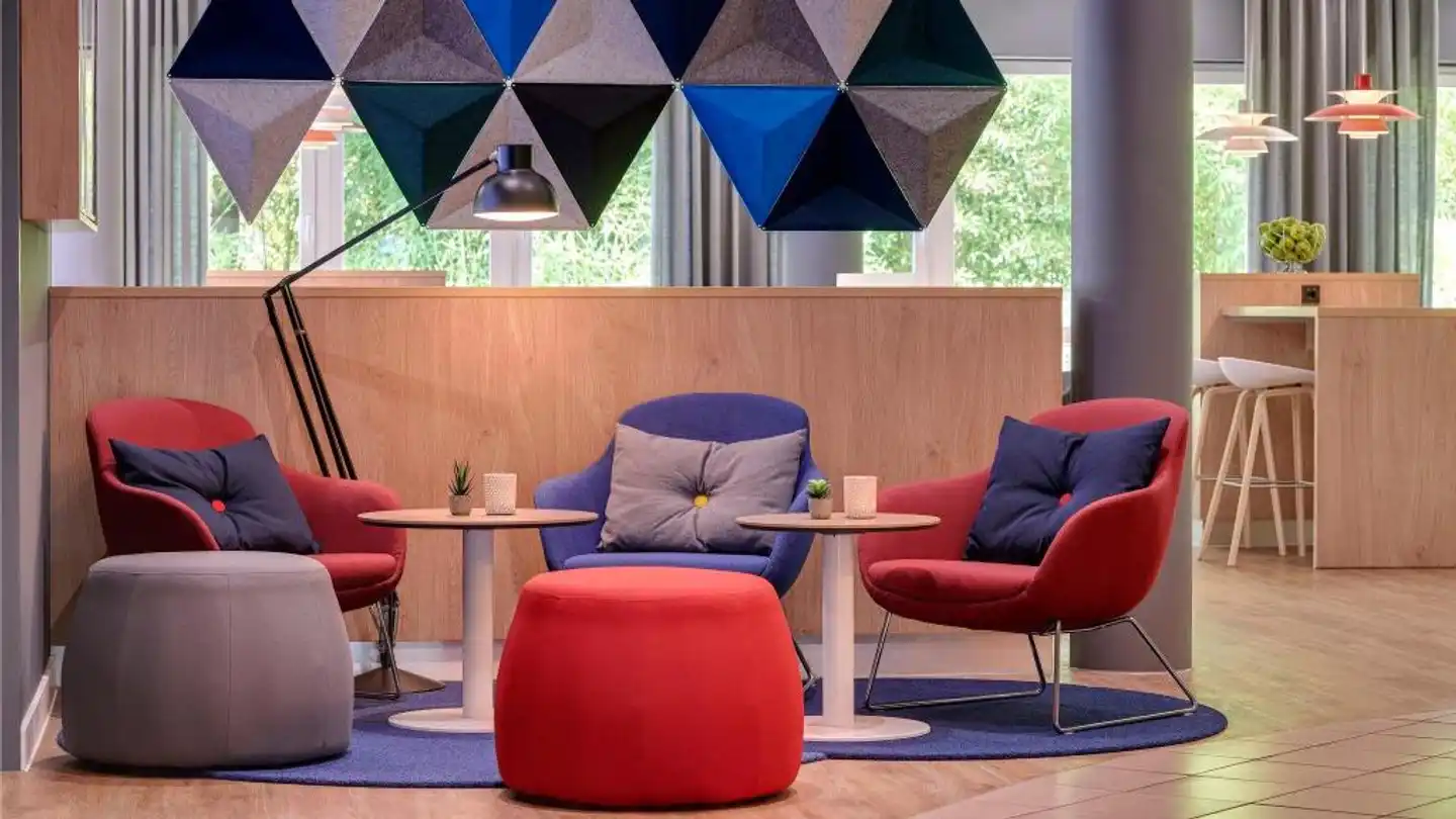 Holiday Inn Express Köln-Troisdorf Lobby