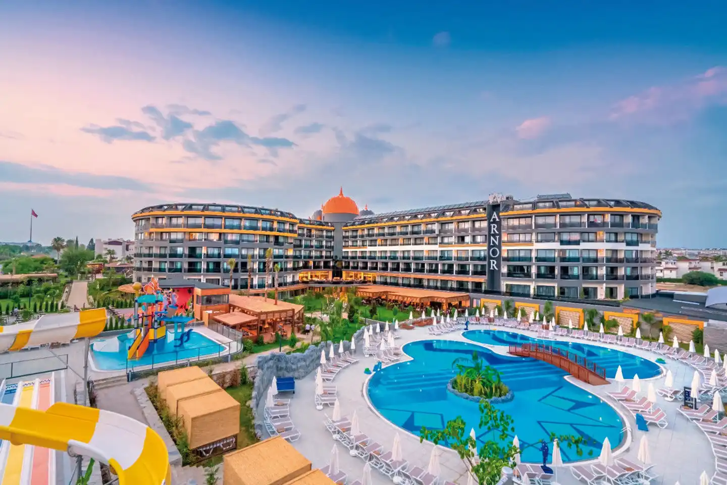 Arnor De Luxe Hotel & Spa Pool