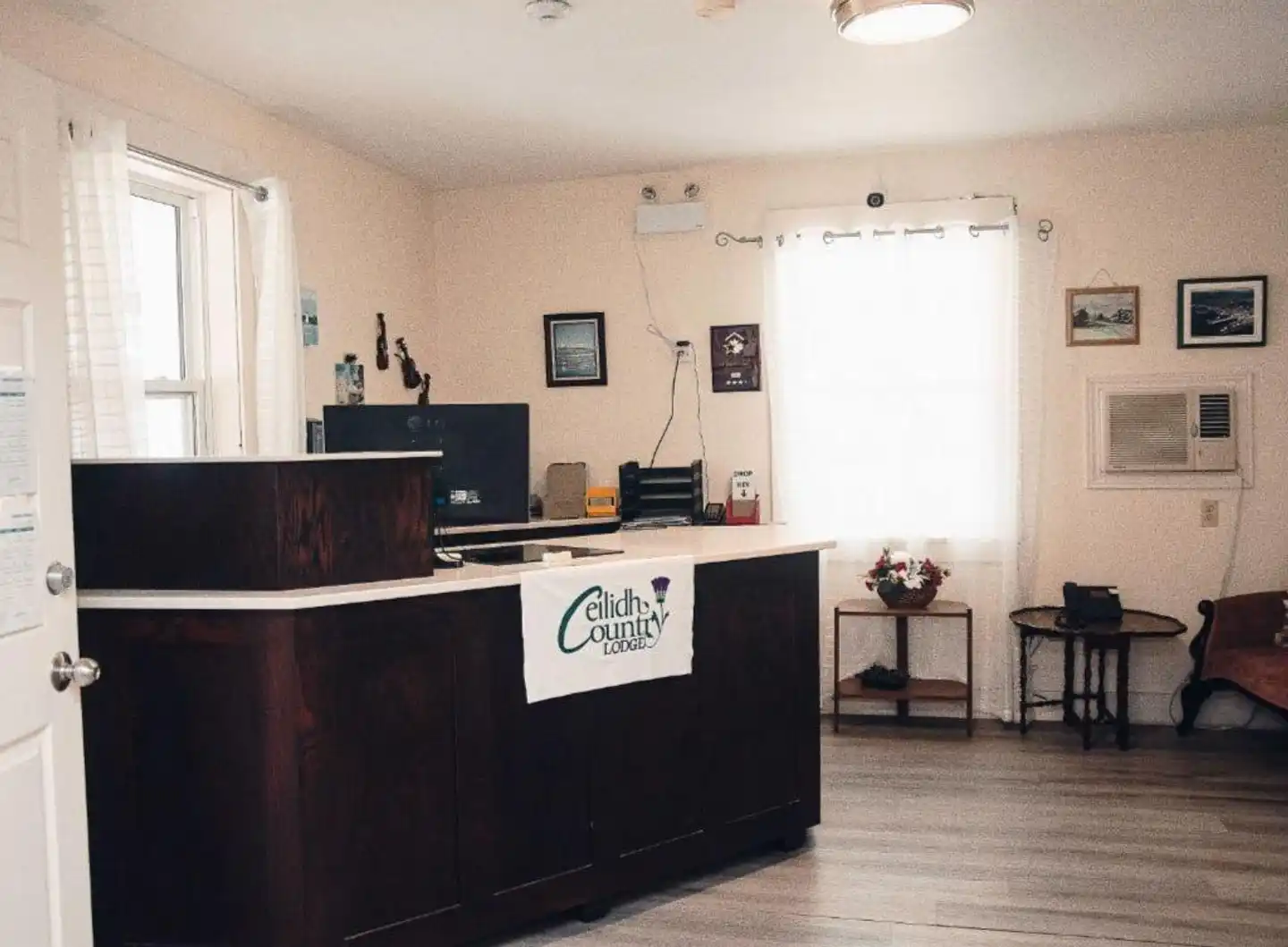 Ceilidh Country Lodge Lobby