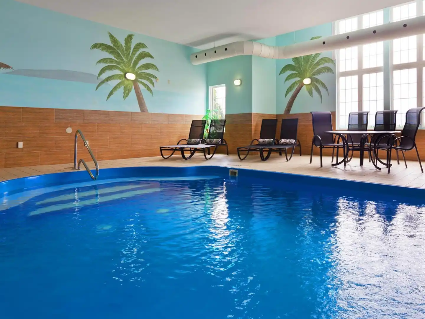 Best Western Plus Woodstock Hotel & Conference Centre Hallenbad