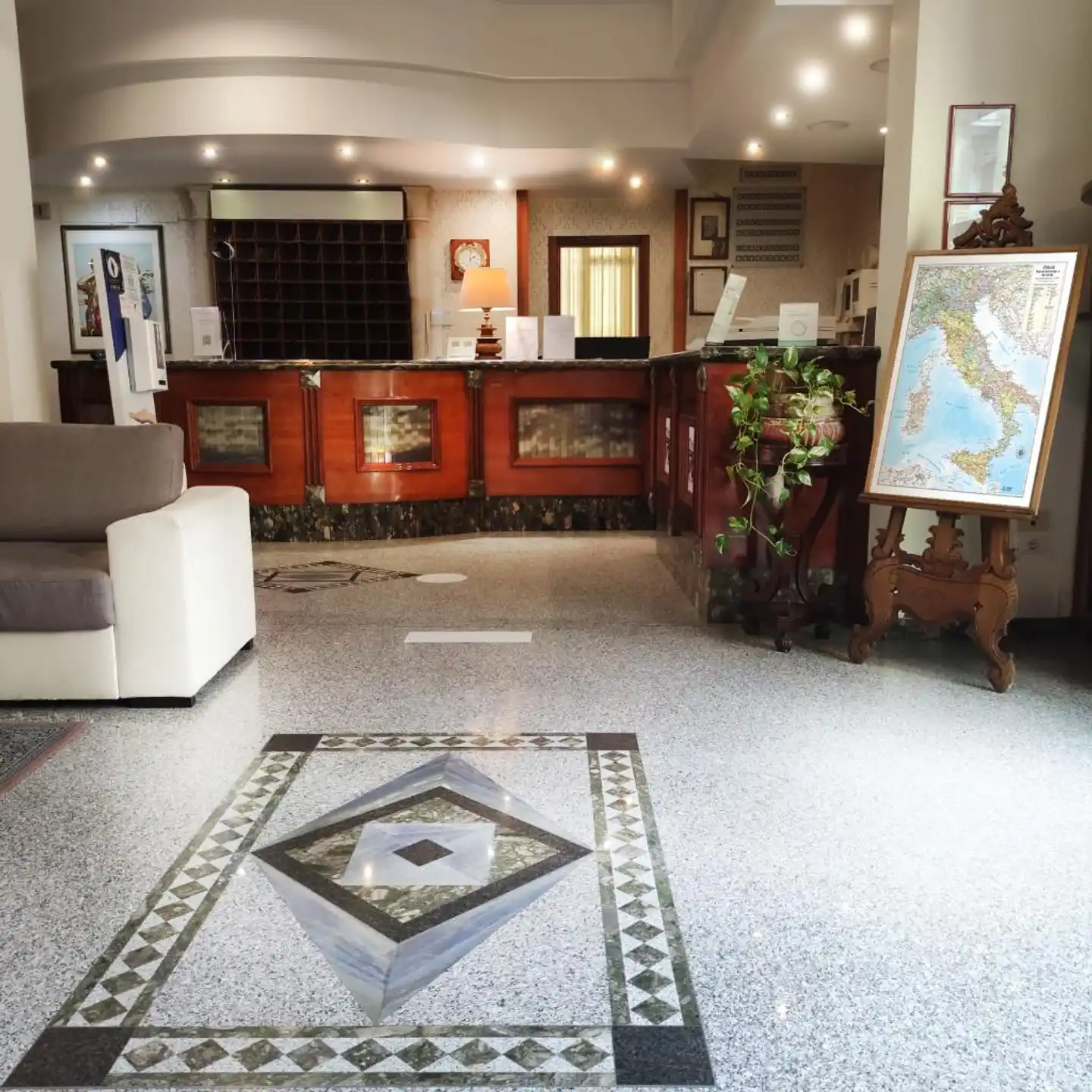 Ambra Palace Lobby