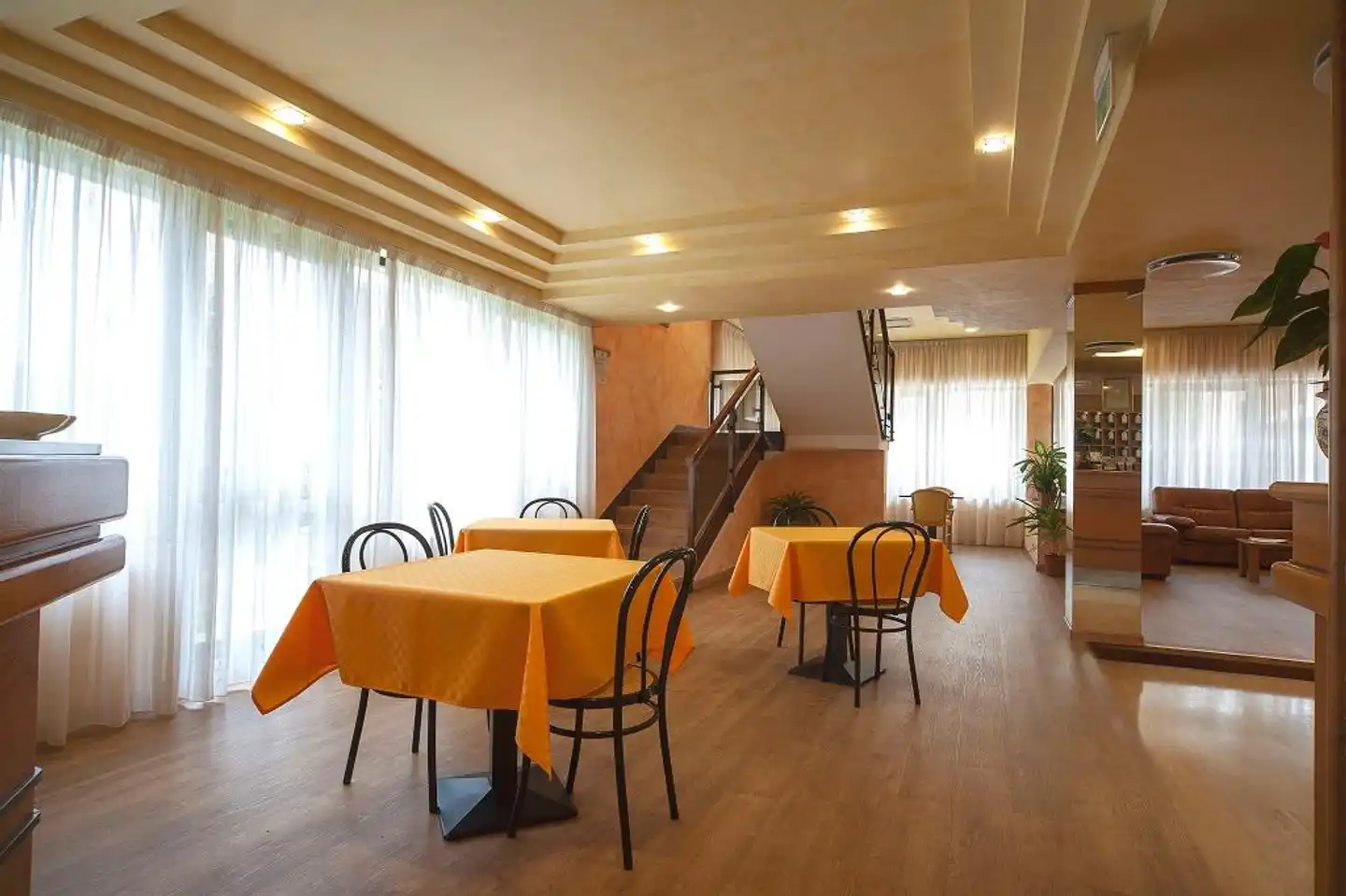 Pennile Lobby
