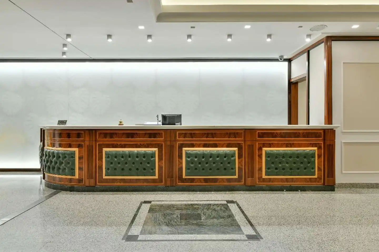 Best Western Hotel Ferrari Lobby