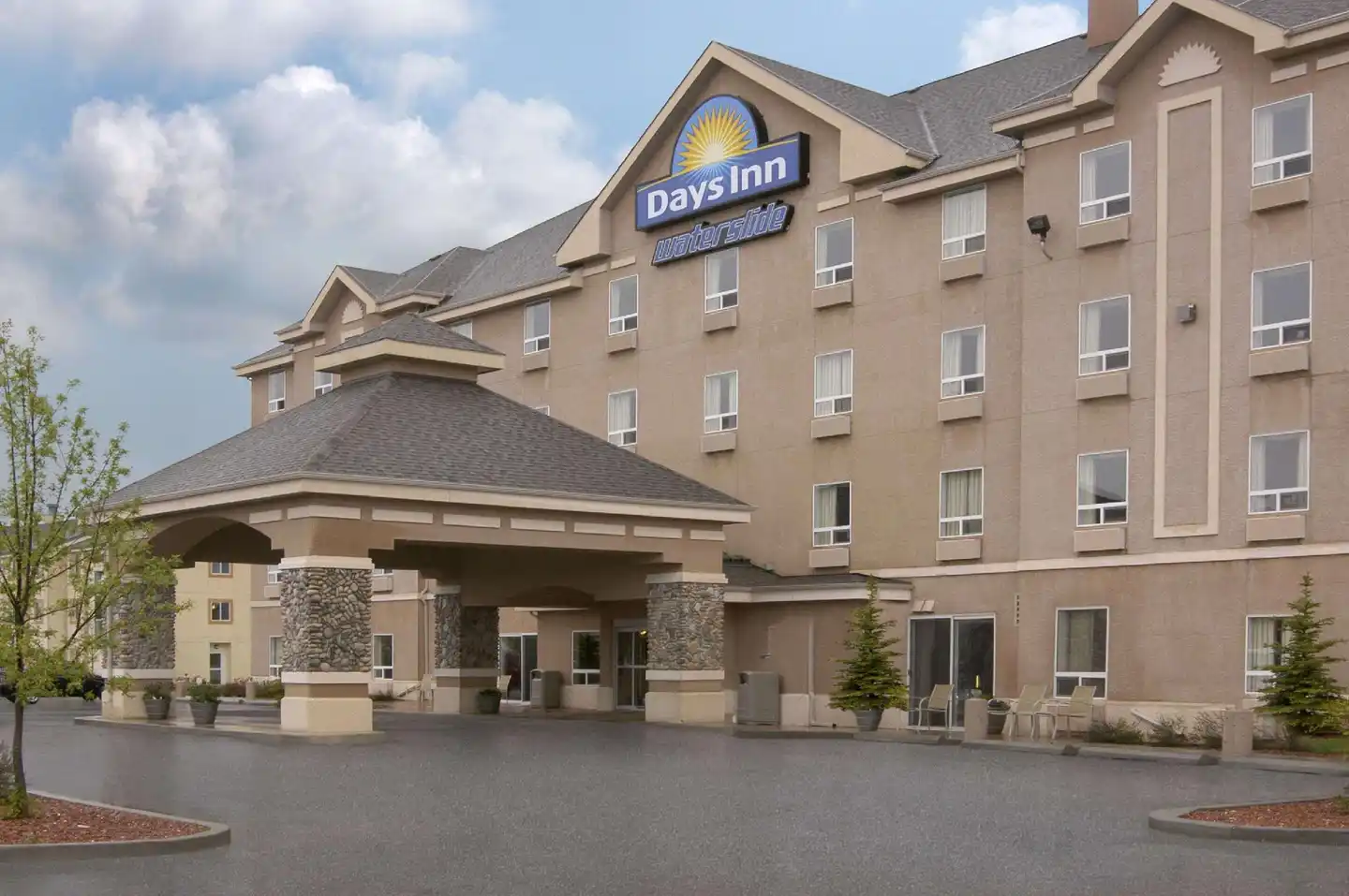 Days Inn by Wyndham Red Deer Aussenansicht