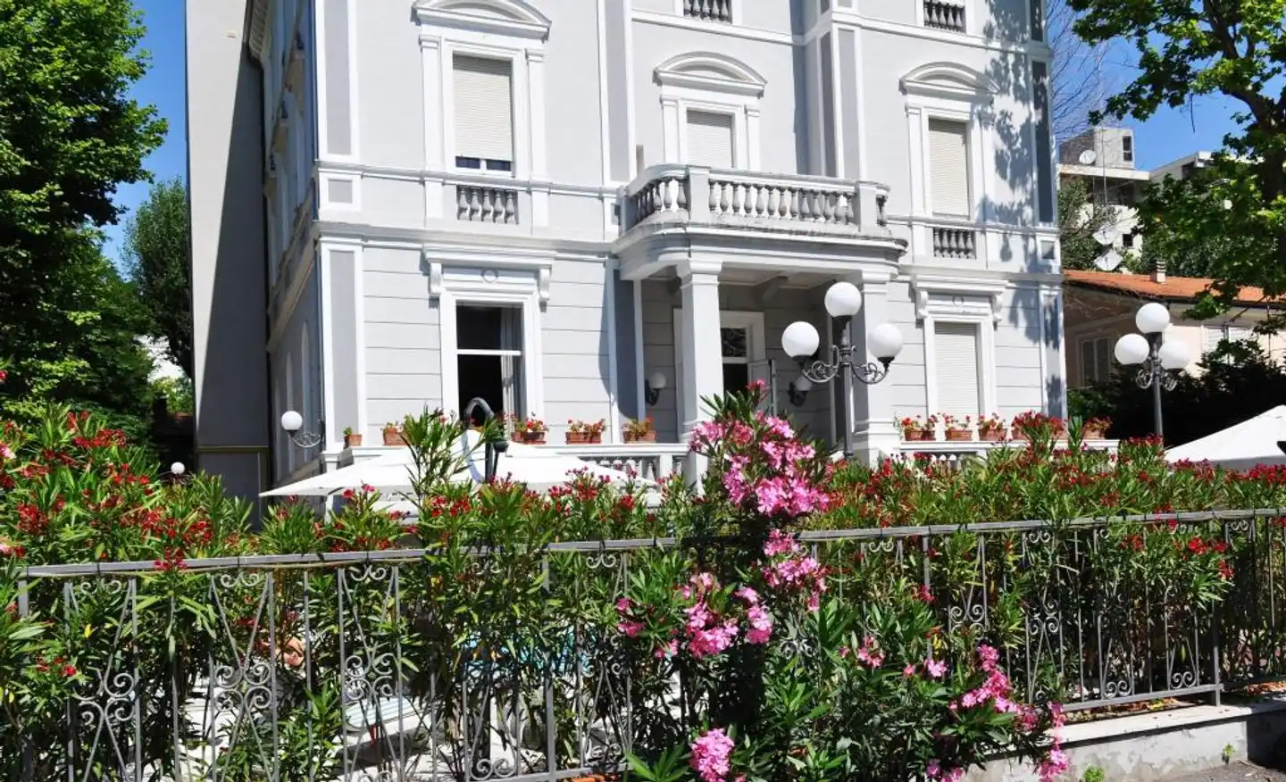 Esedra Hotel Aussenansicht