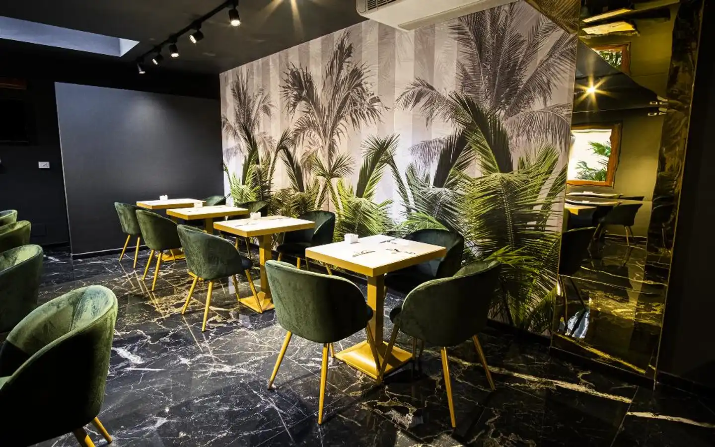 Urbani Restaurant